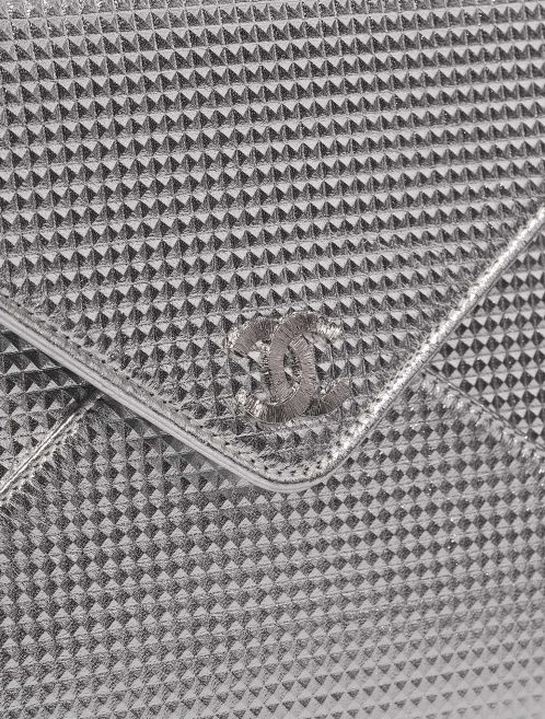 Chanel Clutch onesize Silver Closing System  | Sell your designer bag on Saclab.com