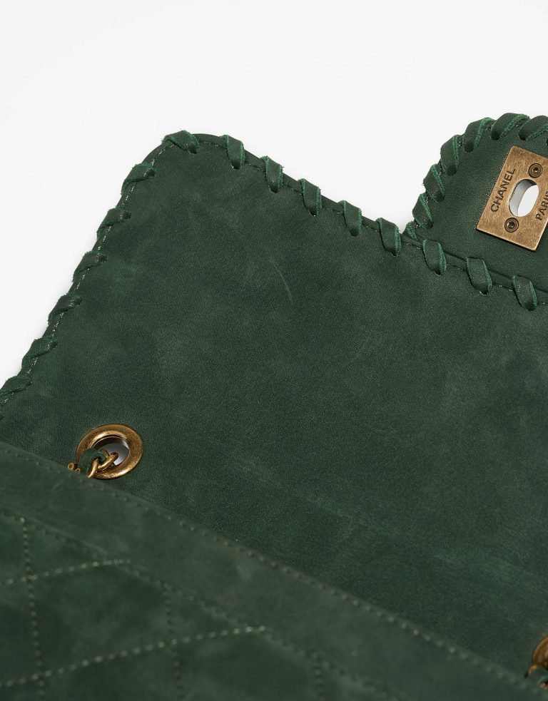Chanel Timeless Small EmeraldGreen signs of wear 1 | Sell your designer bag on Saclab.com