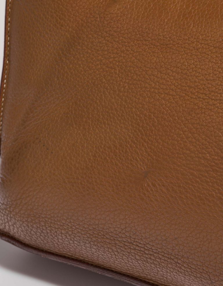 Hermès Depeche 40 Gold signs of wear| Sell your designer bag on Saclab.com