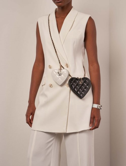 Chanel ClutchWithChain Black-White Sizes Worn | Sell your designer bag on Saclab.com