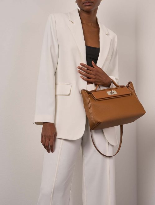 Hermès 244 29 Gold Sizes Worn | Sell your designer bag on Saclab.com