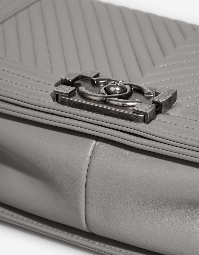 Chanel Boy Old Medium Lamb Light Grey | SACLÀB