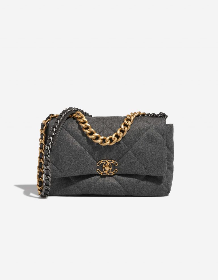 Chanel 19 Large Grey Front  | Sell your designer bag on Saclab.com