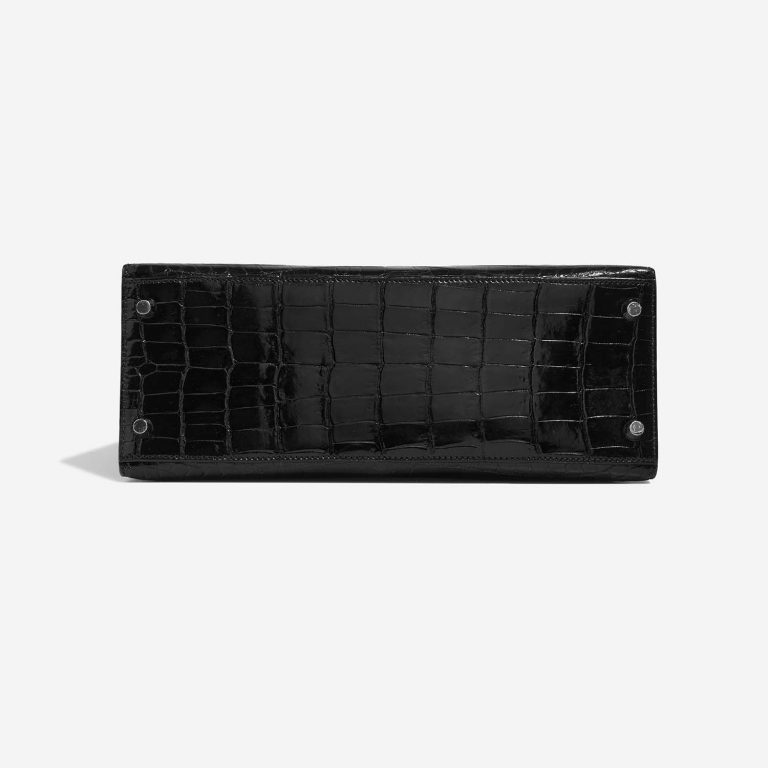 Hermès Kelly 28 Black Bottom  | Sell your designer bag on Saclab.com