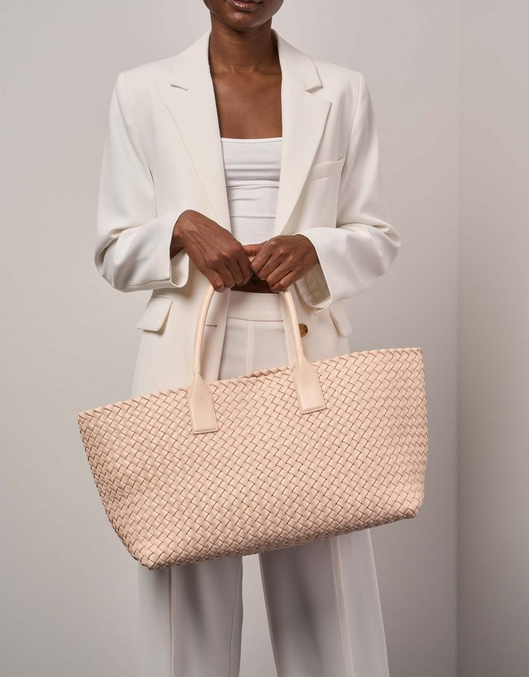 BottegaVeneta Cabat Medium Melon Front  | Sell your designer bag on Saclab.com