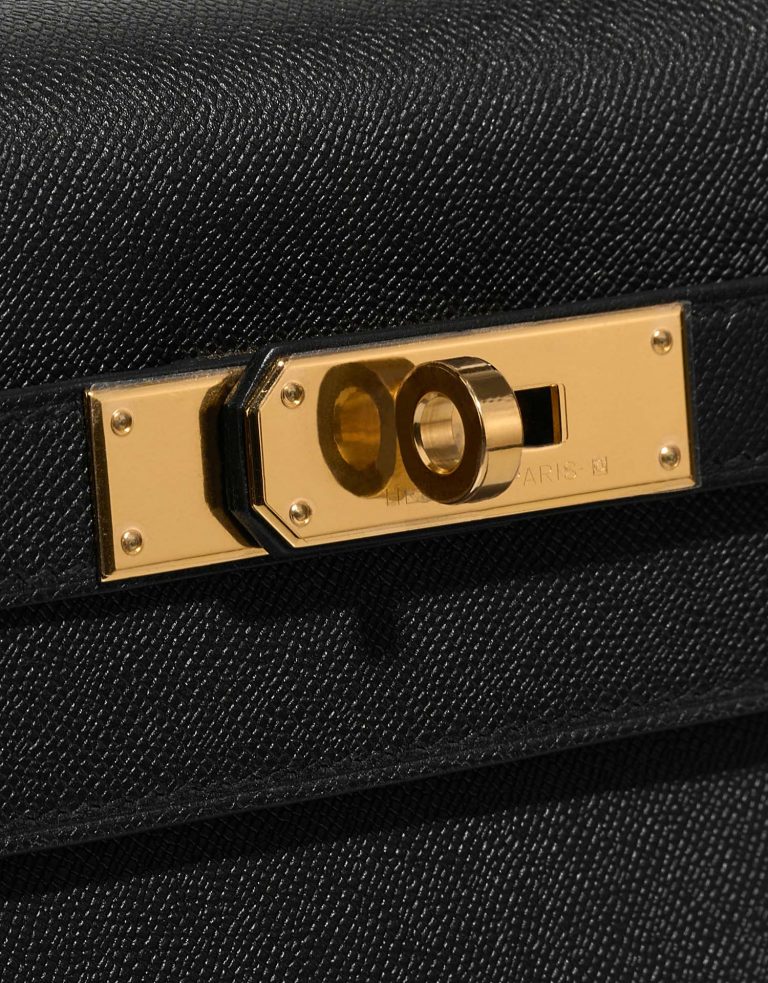 Hermès Kelly 28 Black Closing System  | Sell your designer bag on Saclab.com