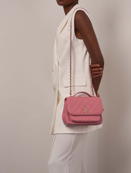 Chanel BusinessAffinity Medium PInk on Model | Sell your designer bag on Saclab.com
