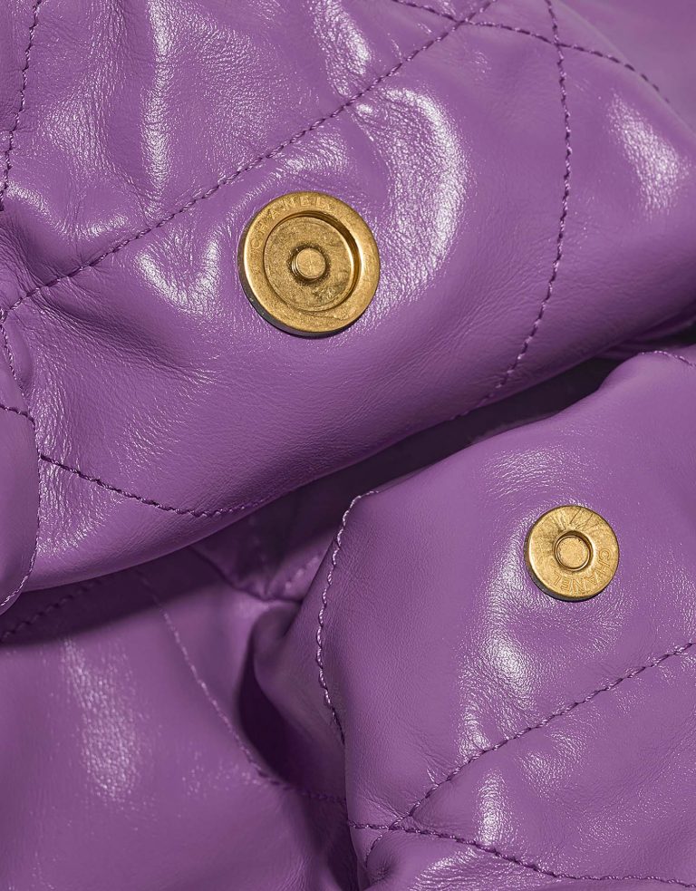 Chanel 22 Medium Liliac Closing System  | Sell your designer bag on Saclab.com