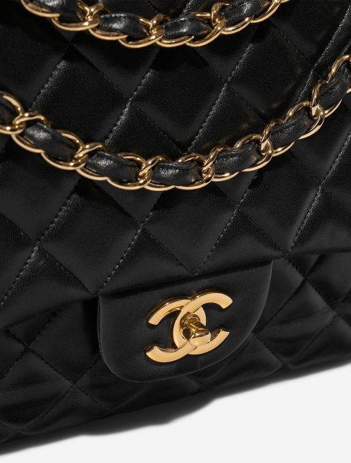 Chanel Timeless Maxi Black Closing System  | Sell your designer bag on Saclab.com