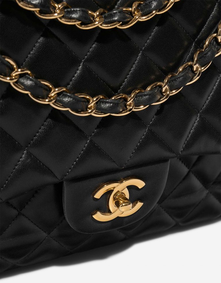 Chanel Timeless Maxi Black Closing System  | Sell your designer bag on Saclab.com