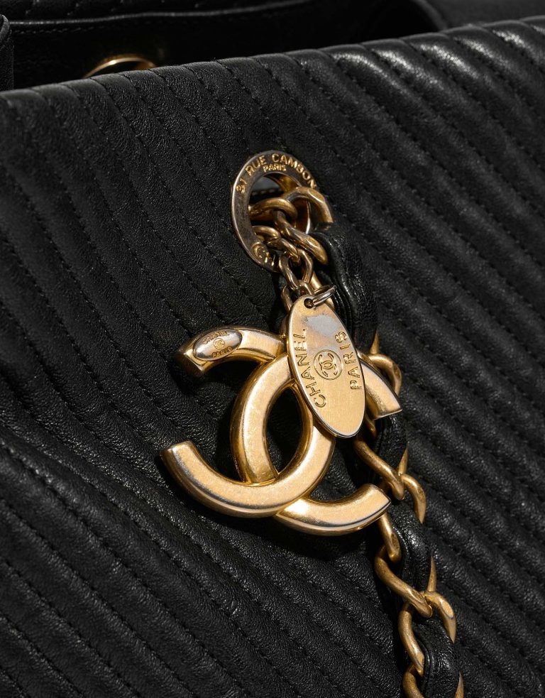 Chanel GST Large Black Closing System  1 | Sell your designer bag on Saclab.com