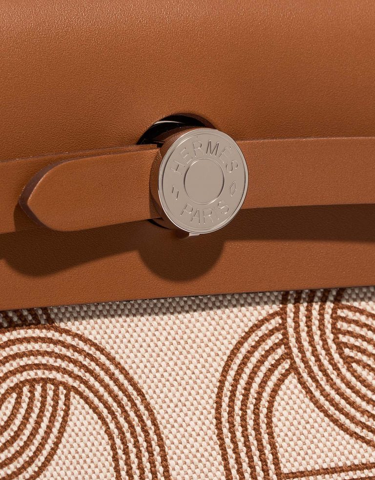 Hermès Herbag 31 fauve Closing System  | Sell your designer bag on Saclab.com