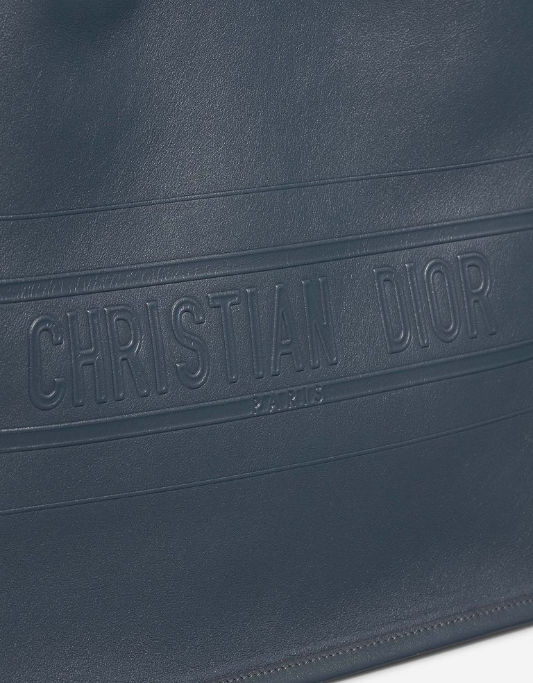 Dior BookTote Medium Blue Closing System  | Sell your designer bag on Saclab.com
