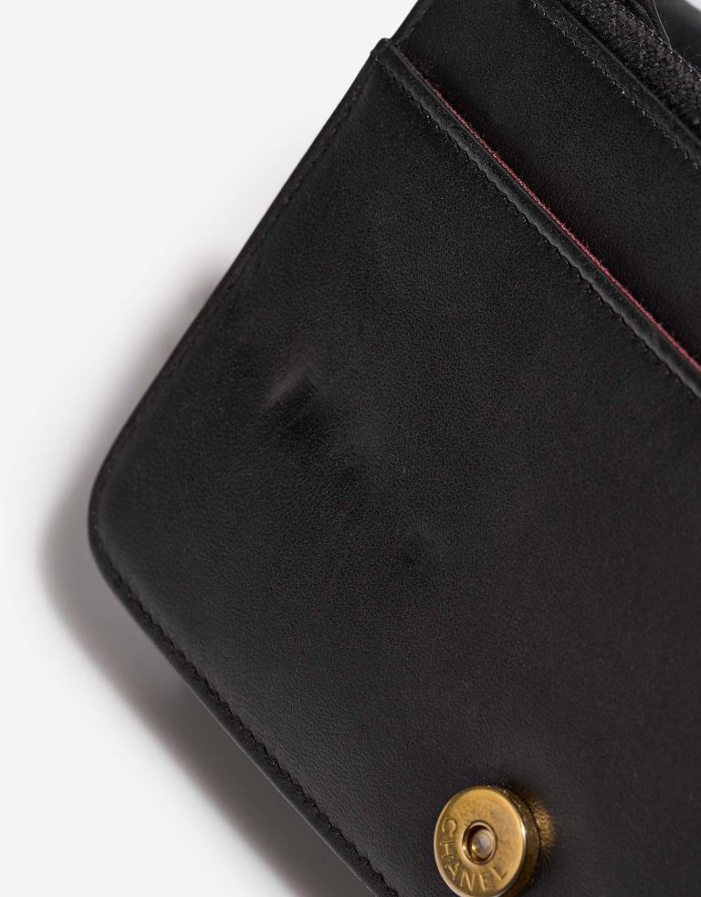 Chanel WalletOnChain Black-Navy signs of wear 1 | Sell your designer bag on Saclab.com