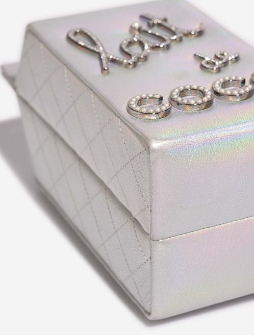 Chanel MilkCarton Silver signs of wear| Sell your designer bag on Saclab.com