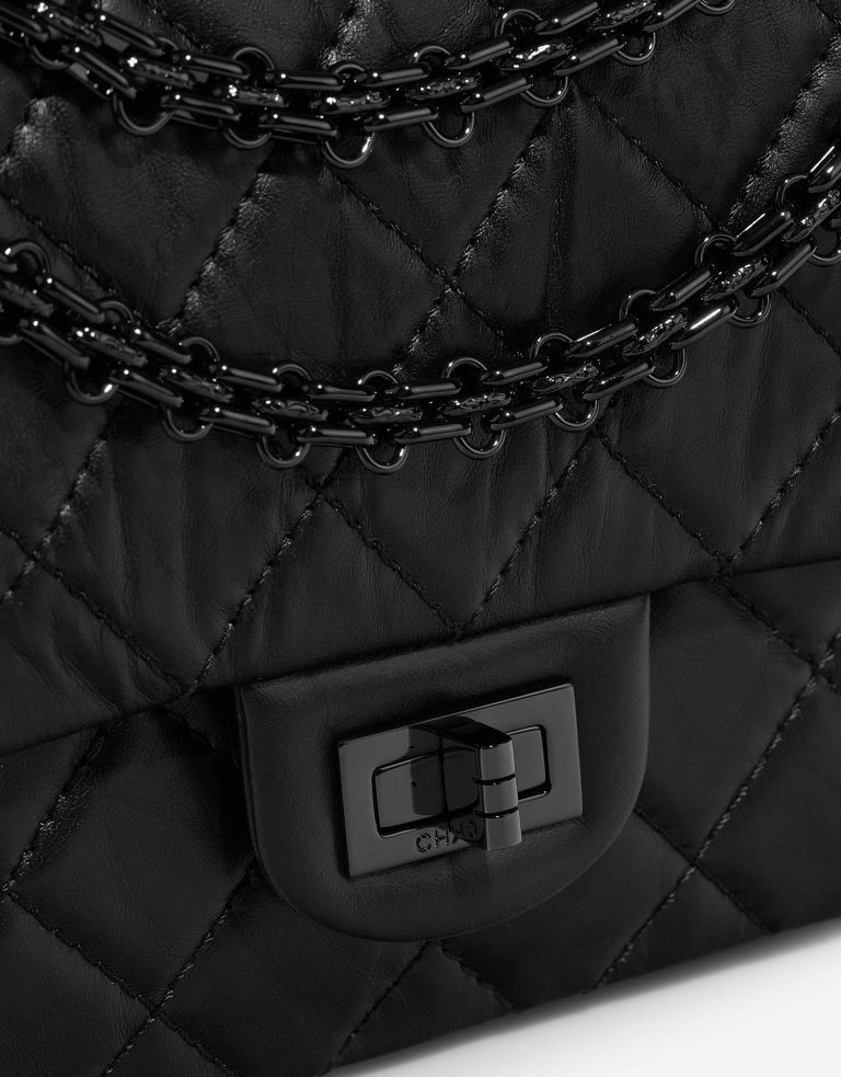 Chanel 255Reissue 226 Black Closing System  | Sell your designer bag on Saclab.com