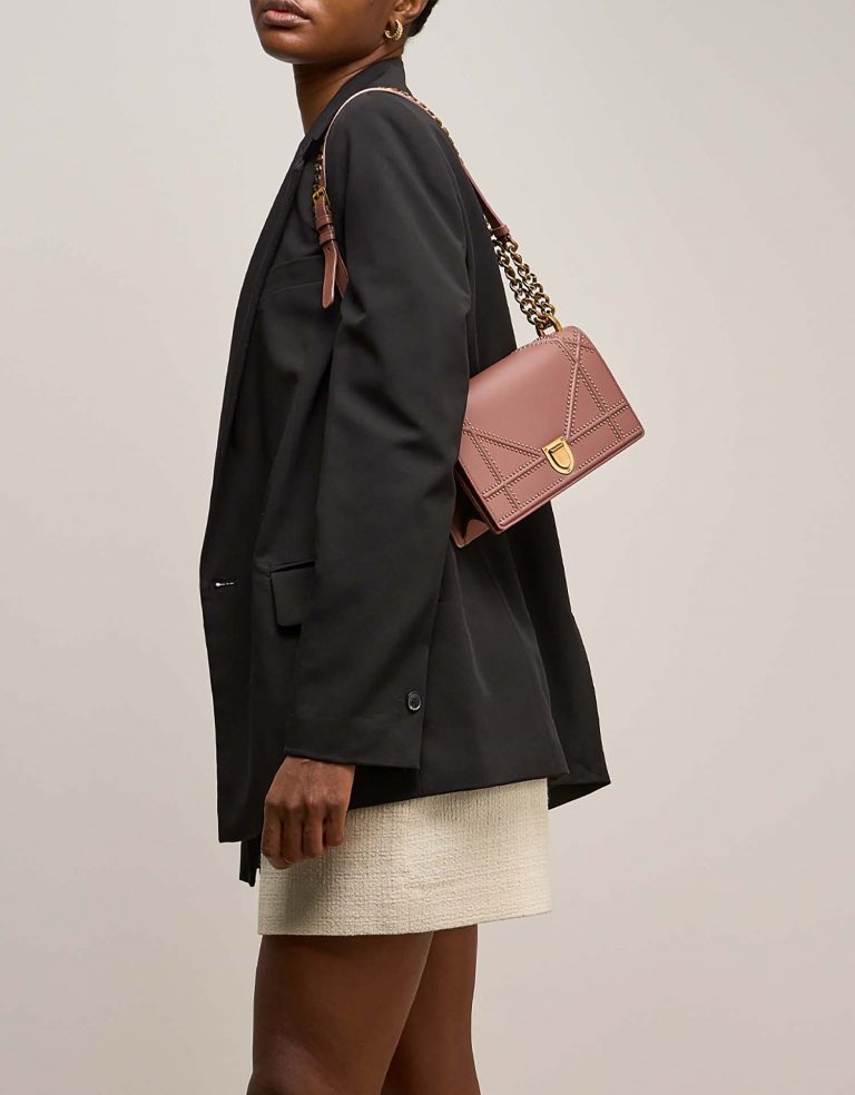 Dior Diorama Small Beigerose on Model | Sell your designer bag on Saclab.com