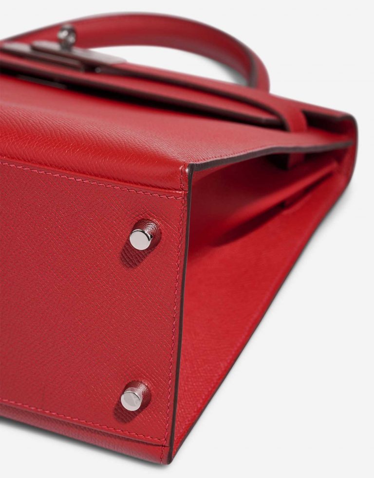 Hermès Kelly 32 RougeCasaque signs of wear | Sell your designer bag on Saclab.com
