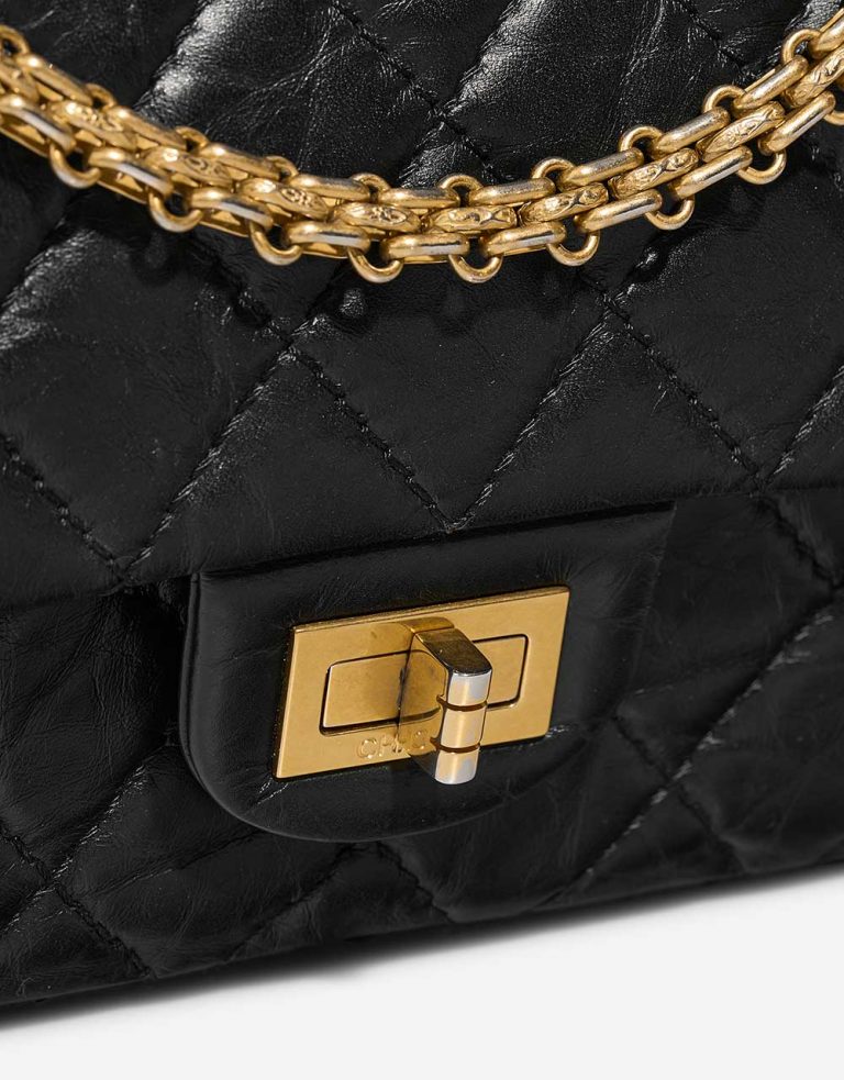 Chanel 255 226 Black Closing System  | Sell your designer bag on Saclab.com