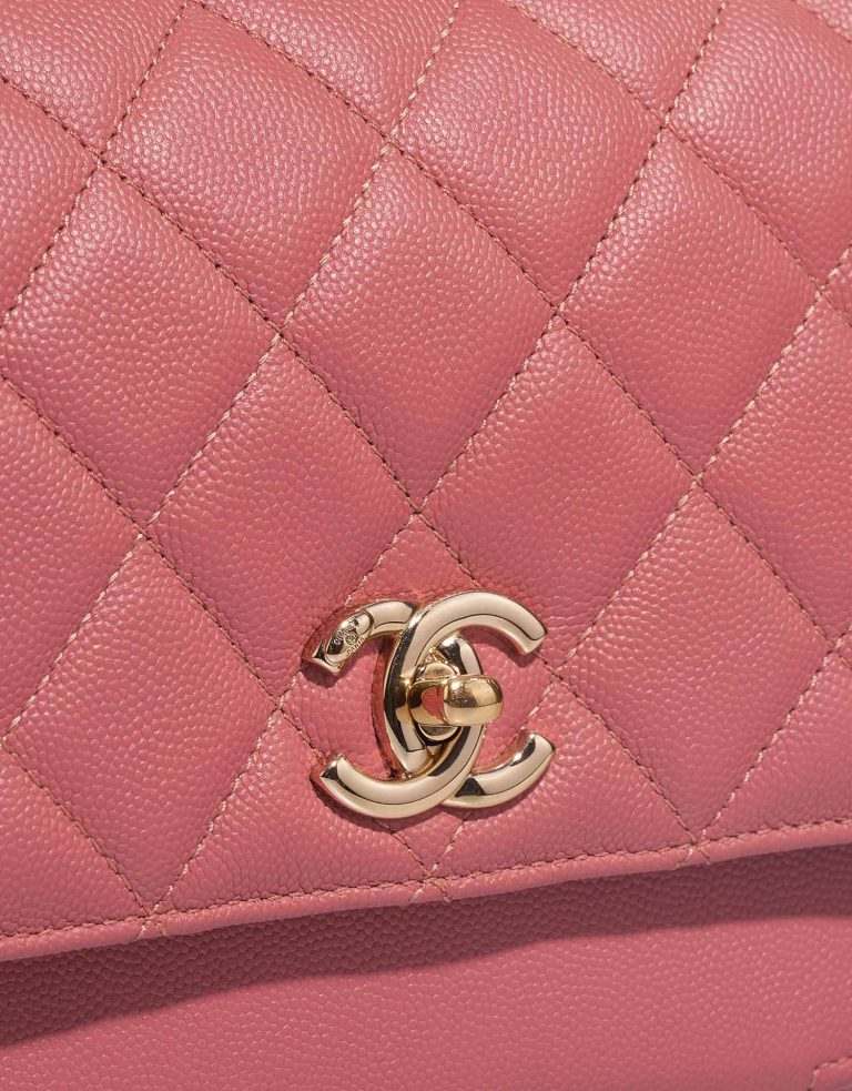 Chanel Business Affinity Medium Coral Pink Closing System  1 | Sell your designer bag on Saclab.com