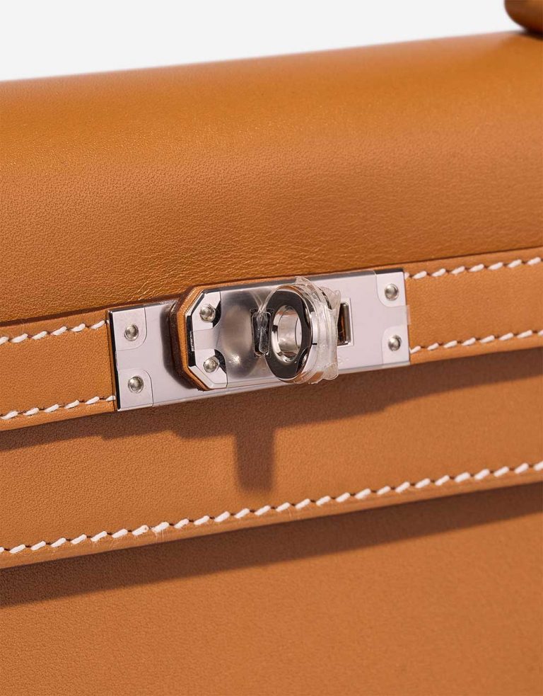 Hermès Kelly 25 SableNaturel Closing System  | Sell your designer bag on Saclab.com