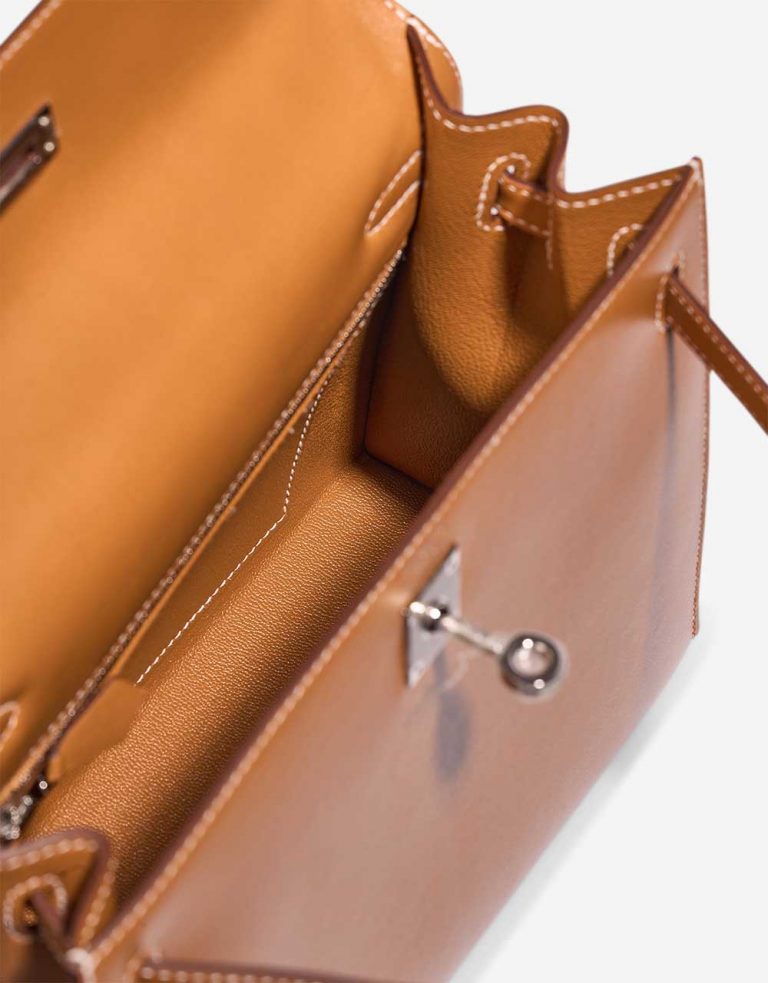Hermès Kelly 25 SableNaturel Inside  | Sell your designer bag on Saclab.com