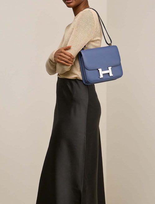 Hermès Constance 24 BleuBrighton on Model | Sell your designer bag on Saclab.com