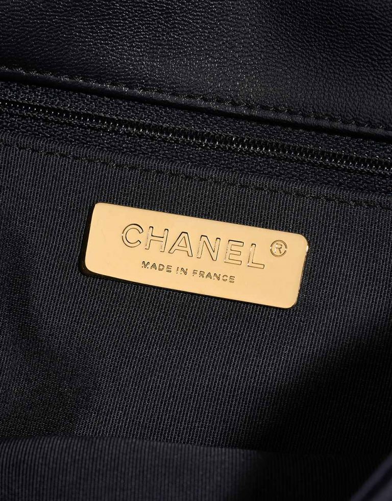 Chanel 19 Large DarkBlue Logo  | Sell your designer bag on Saclab.com