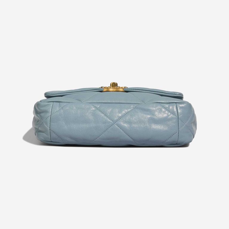 Chanel 19 Medium LightBlue Bottom  | Sell your designer bag on Saclab.com