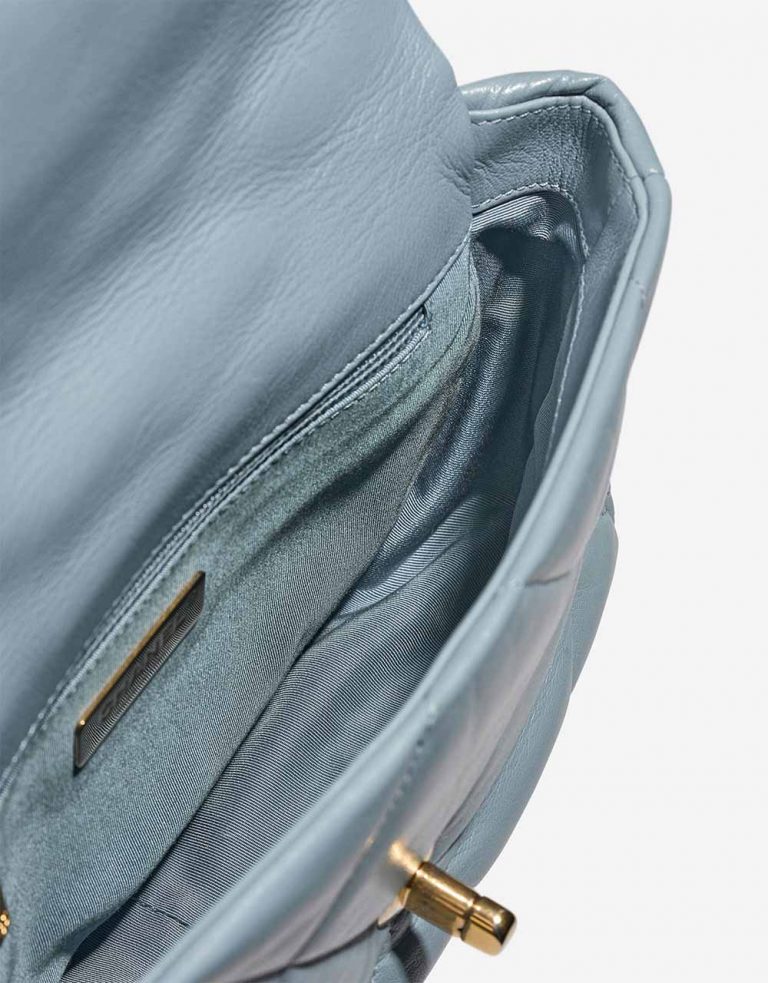 Chanel 19 Medium LightBlue Inside  | Sell your designer bag on Saclab.com