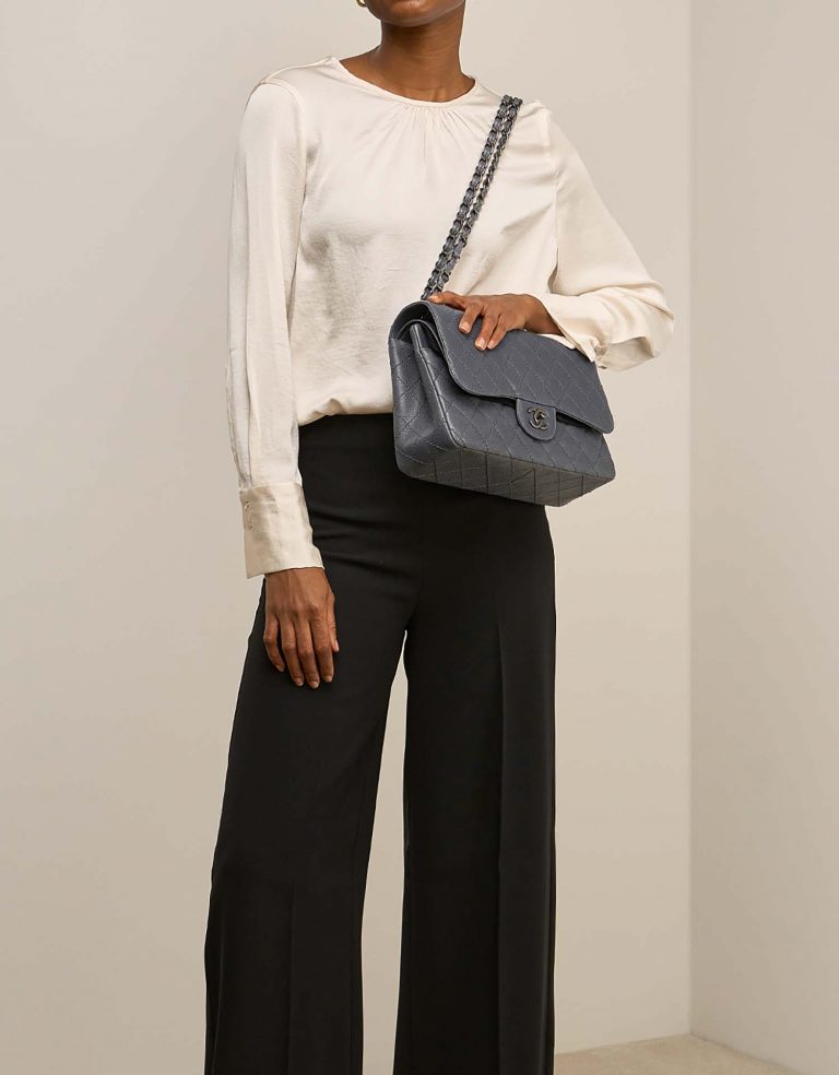 Chanel Timeless Jumbo BluishGrey on Model | Sell your designer bag on Saclab.com