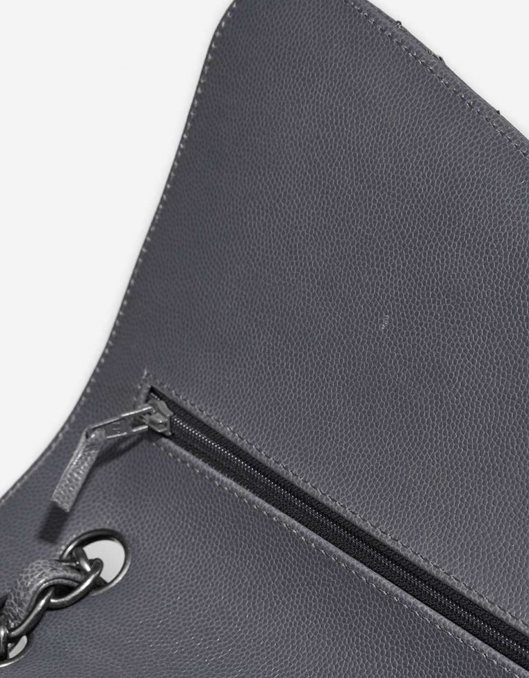 Chanel Timeless Jumbo BluishGrey signs of wear | Sell your designer bag on Saclab.com