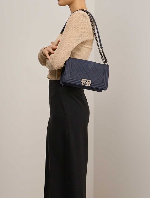 Chanel Boy OldMedium DarkBlue on Model | Sell your designer bag on Saclab.com
