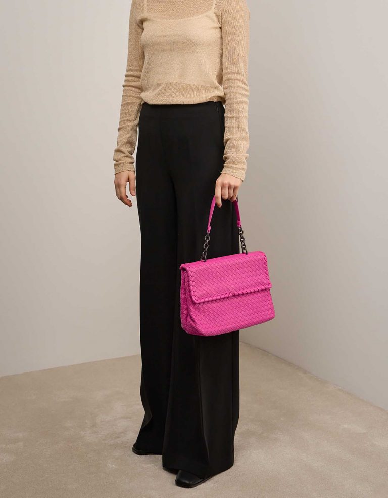 BottegaVeneta Olimpia Medium Pink on Model | Sell your designer bag on Saclab.com