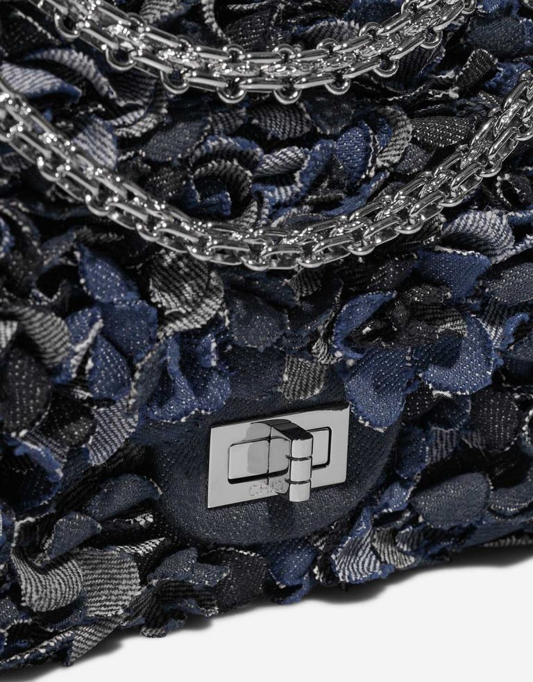Chanel 255Reissue 225 Blue Closing System  | Sell your designer bag on Saclab.com