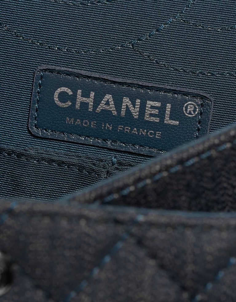 Chanel 255Reissue 225 Blue Logo  | Sell your designer bag on Saclab.com