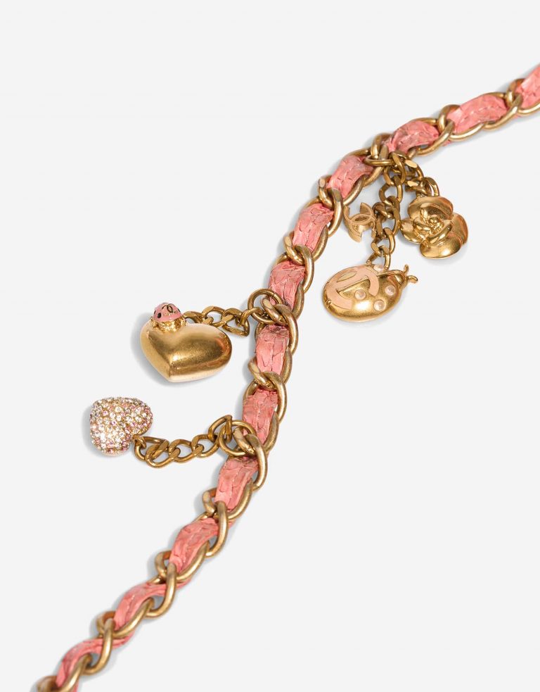 Chanel Timeless MiniRectangular DustyPink signs of wear| Sell your designer bag on Saclab.com