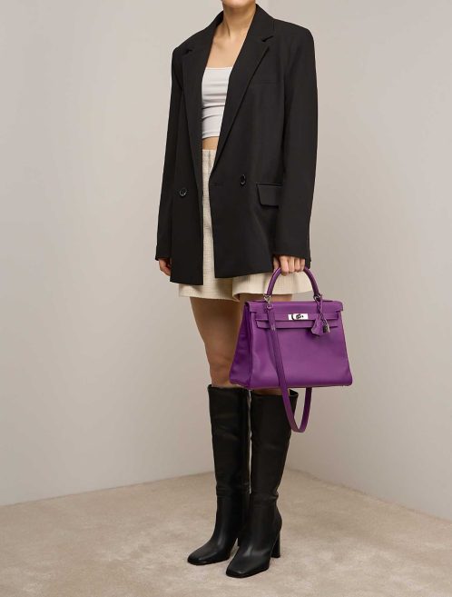 Hermès Kelly 32 Evercolor Anémone on Model | Sell your designer bag