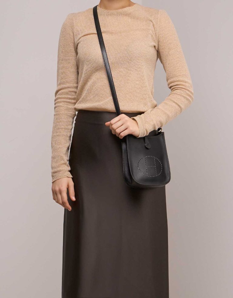 Hermès Evelyne 16 Box Black on Model | Sell your designer bag