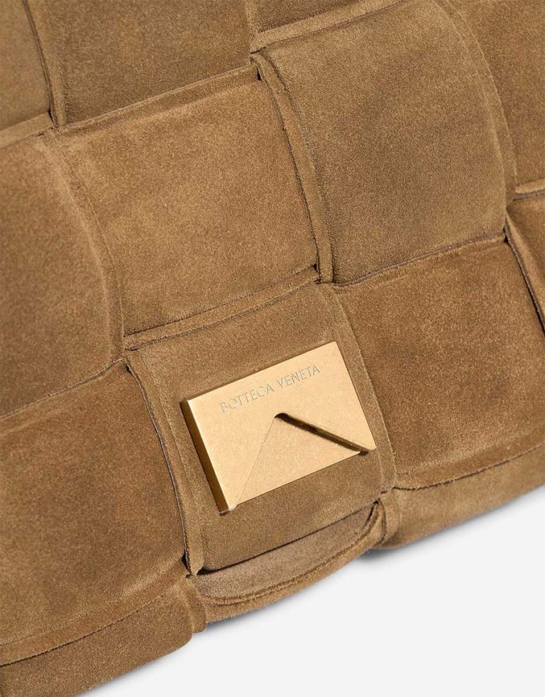 Bottega Veneta Cassette Suede Brown Closing System | Sell your designer bag
