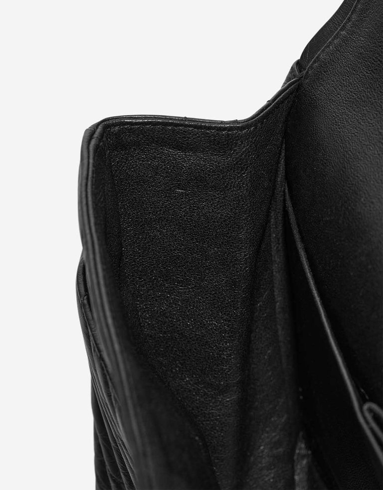 Chanel 2.55 Reissue 226 Aged Calf Black Signs of wear | Sell your designer bag