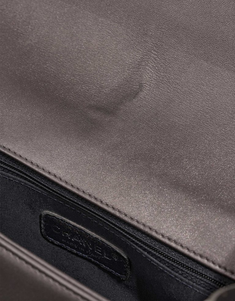 Chanel Boy New Medium Lamb Metallic Grey / Red Signs of wear | Sell your designer bag