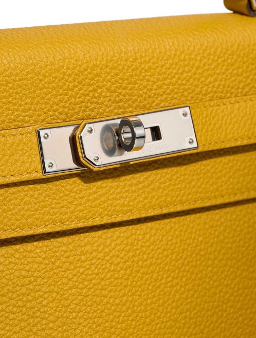 Hermès Kelly 28 Togo Jaune Ambre Closing System | Sell your designer bag
