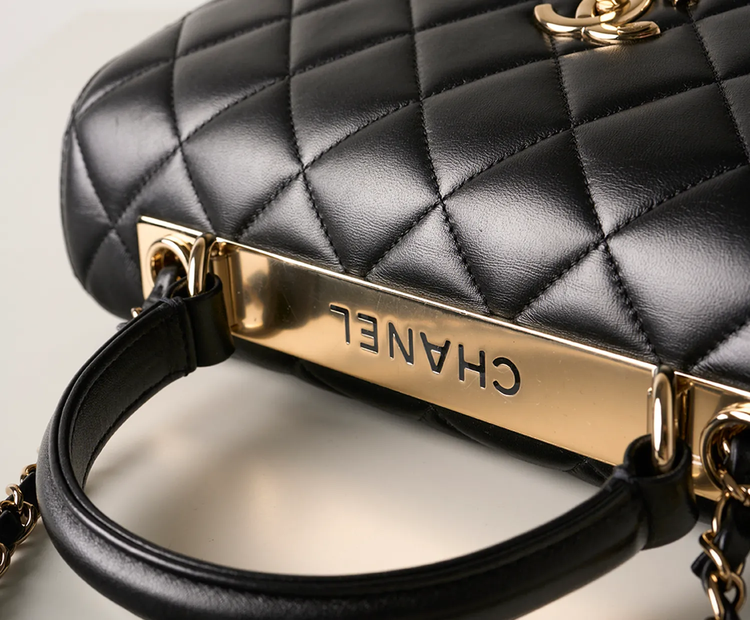 CHANEL ストライプデザイン ポーチ Chanel Trendy CC | SACLÀB