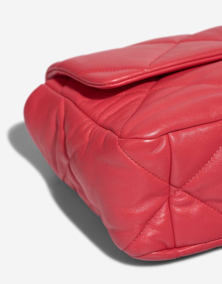 Chanel 19 Large Flap Bag Lamb Coral Red Signs of wear | Sell your designer bag