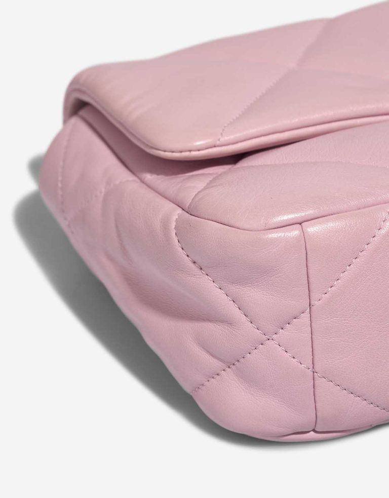 Chanel 19 Flap Bag Lamb Light Pink Signs of wear | Sell your designer bag