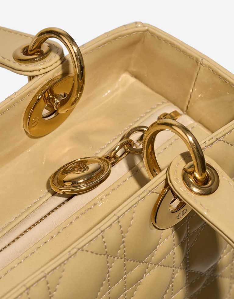 Dior Lady Medium Patent Beige Closing System | Sell your designer bag