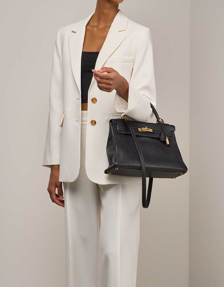 Hermès Kelly 32 Ardennes Bleu Marine on Model | Sell your designer bag