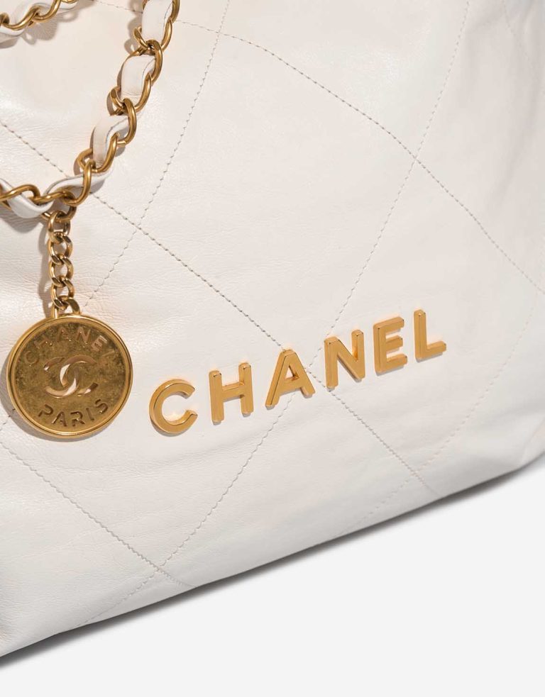 Chanel 22 Medium Lamb Off White Closing System | Sell your designer bag