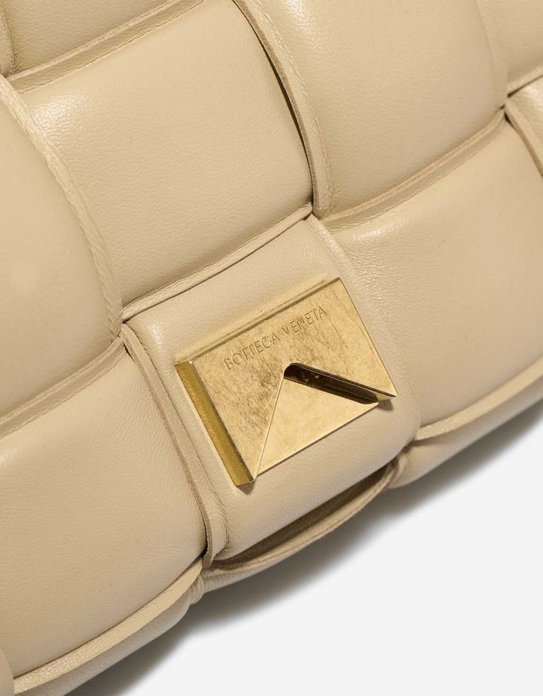 Bottega Veneta Cassette Lamb Porridge Closing System | Sell your designer bag